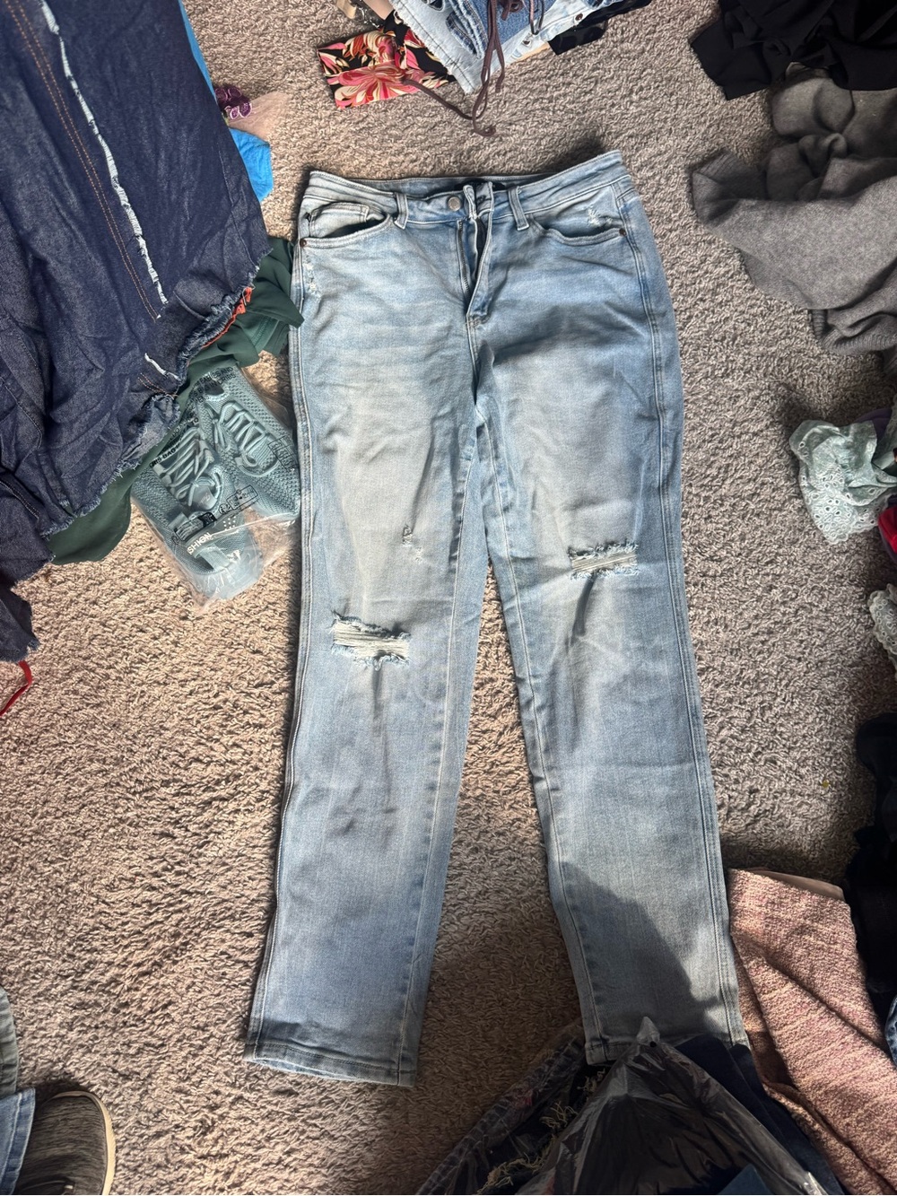 Judy Blue Light Blue Distressed Straight Leg Jeans
